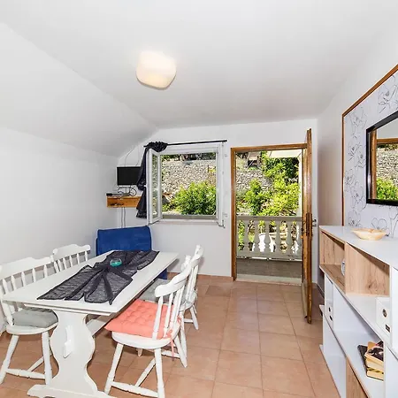 Haus Neda 151s Apartment