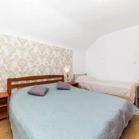 Haus Neda 151s Apartman Lumbarda